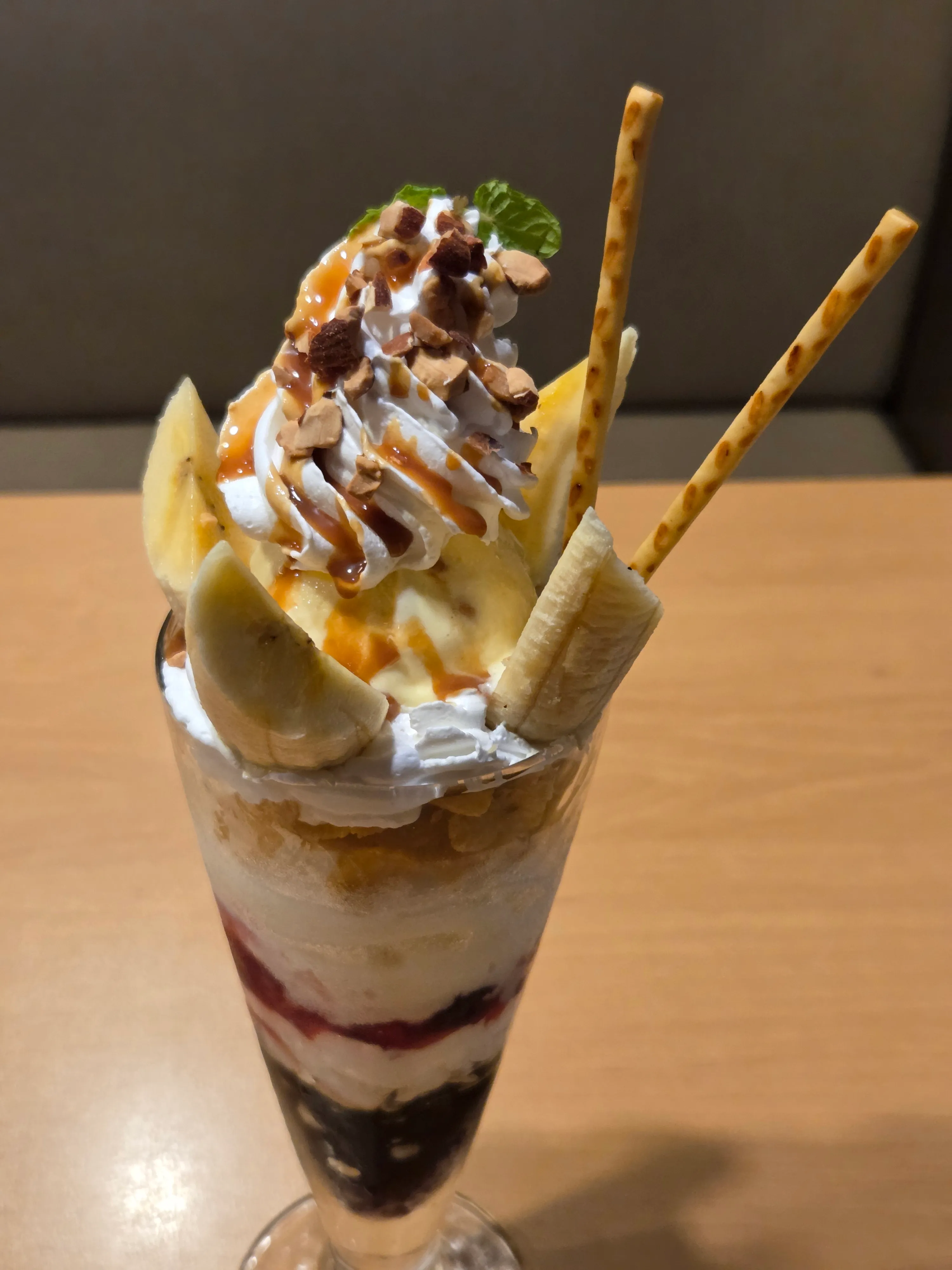 ホーキーポーキー＆完熟王バナナのジョナパフェ