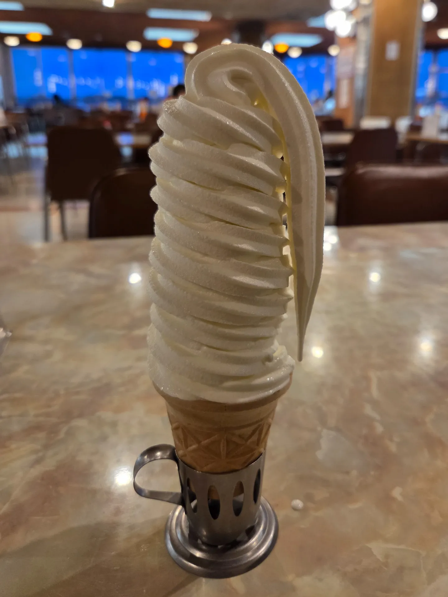 マルカンビル大食堂　ソフトクリーム