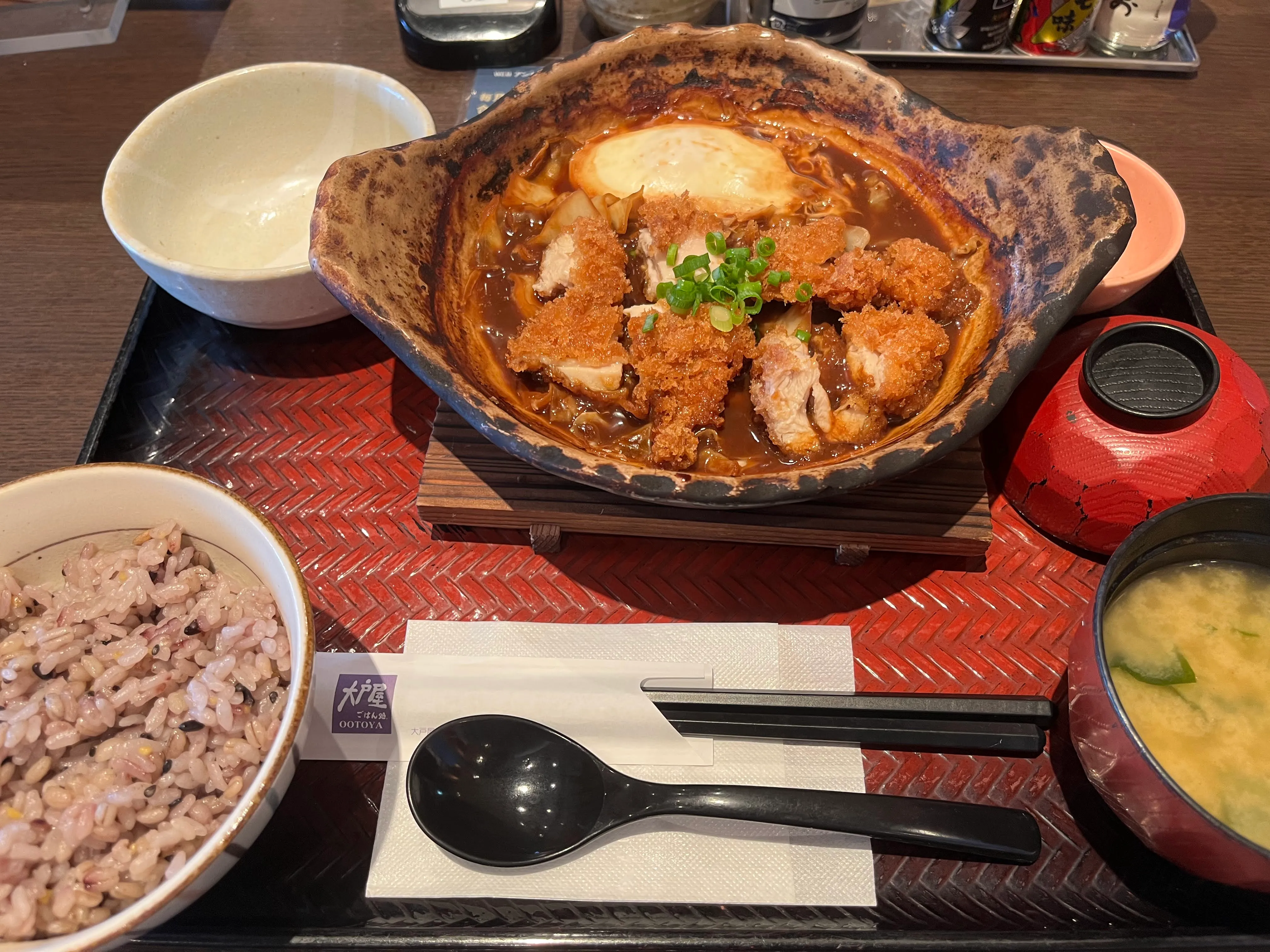 チキン味噌かつ煮定食